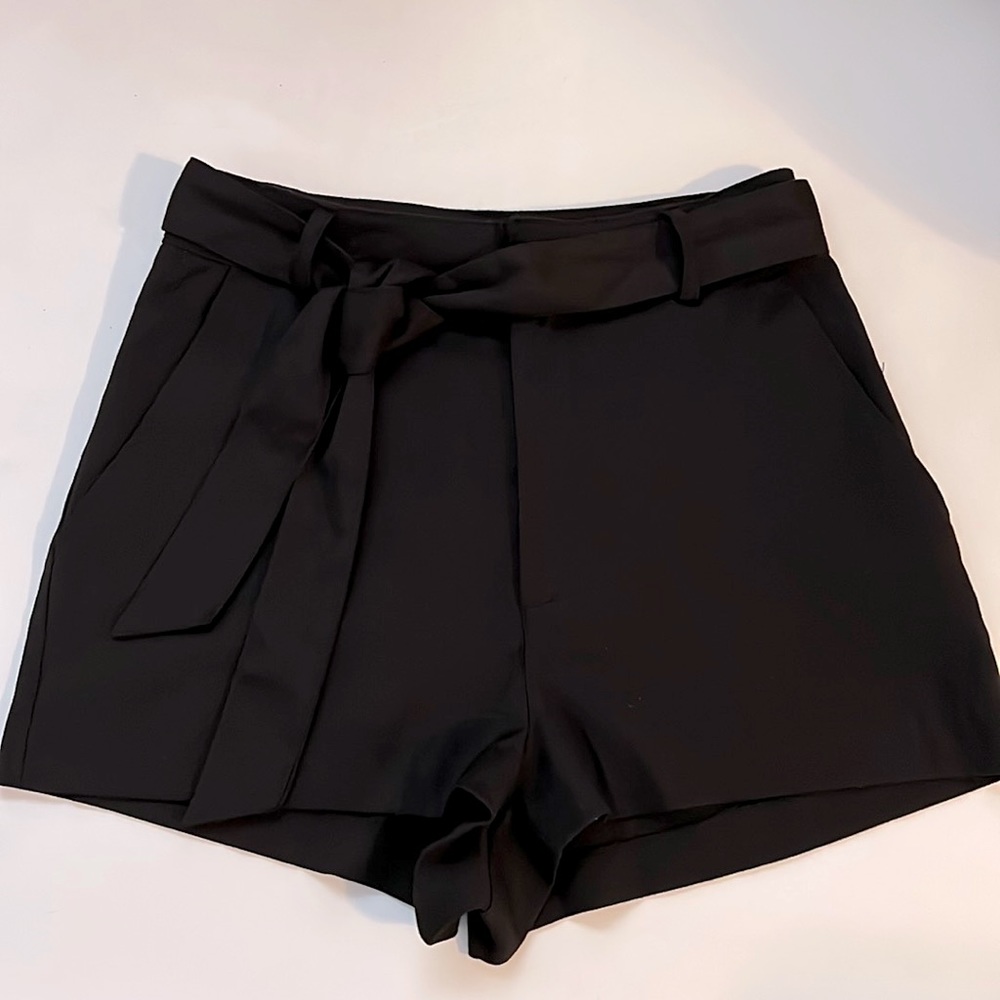 Elegant High waisted tie shorts
